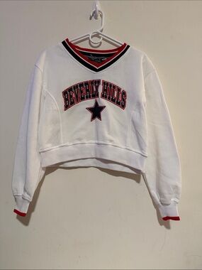 Beverly Hills White V‑Neck Cropped Sweater with Star
